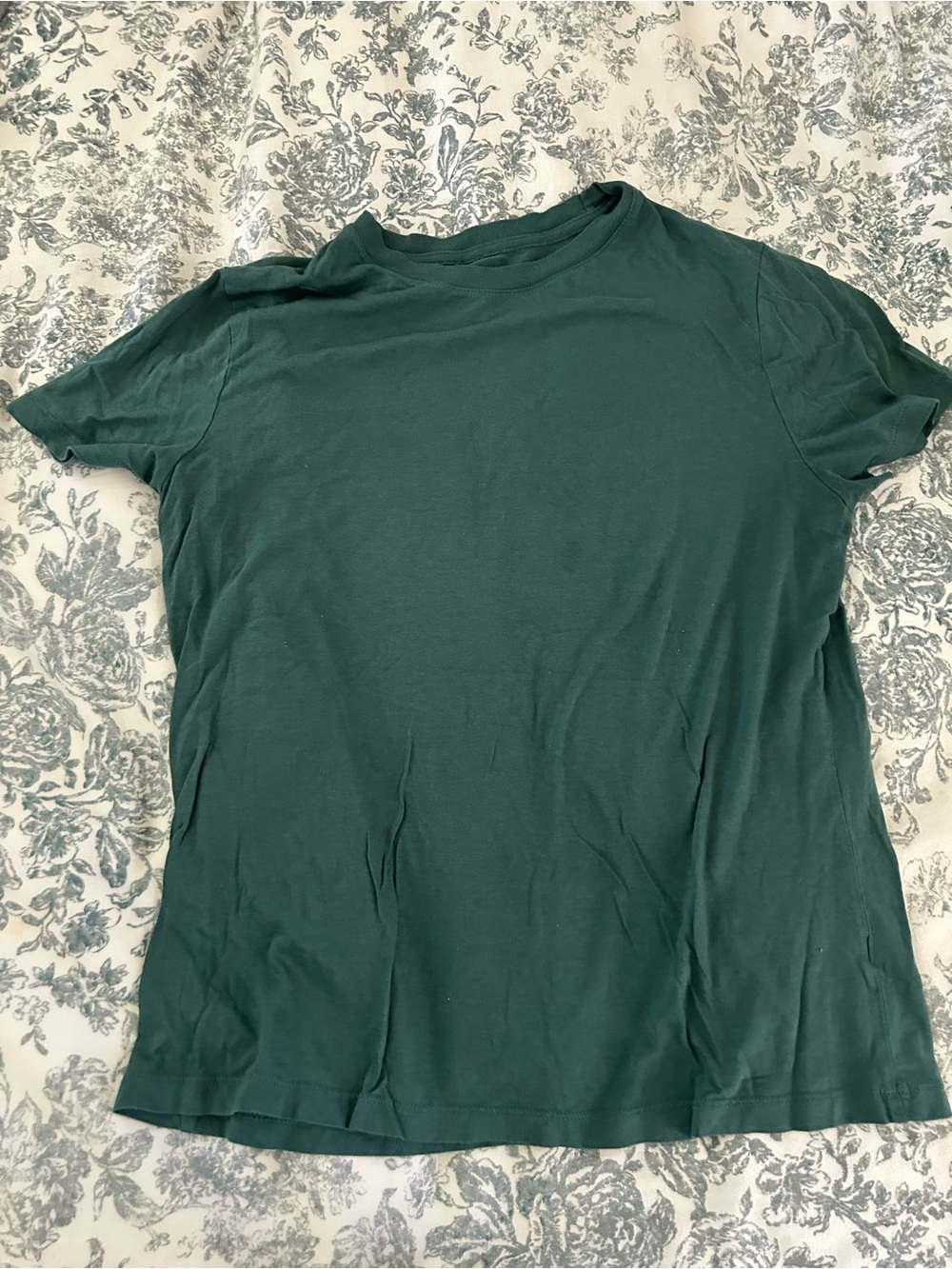 a new day Short Sleeve Crewneck Tee in Deep Green